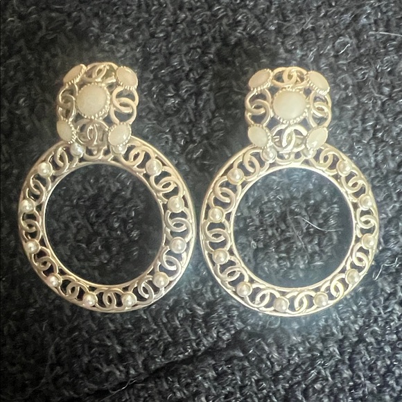 CHANEL Gold and Cream Filigree Earrings - Picture 2 of 15